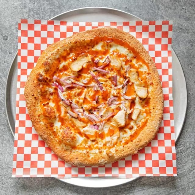 Buffalo Chicken Pizza (12" Medium).