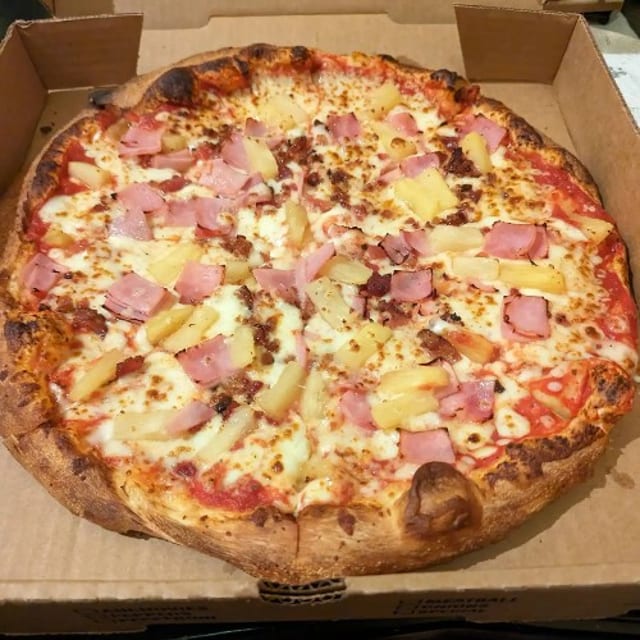 Hawaiian Delight Pizza (12" Medium).